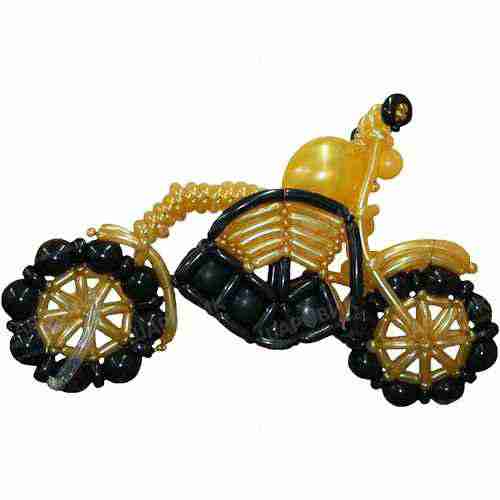 Фигура из шаров Мотоцикл в золотом