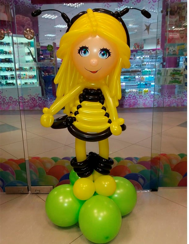 Фигура из шаров Девочка Пчелка Майя